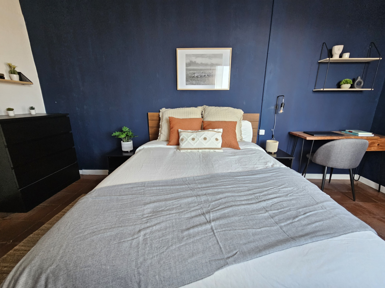  Room 2  -  Stylish Coliving Apartment with Community Vibe in Vibrant L'Eixample  - Gallery -  32