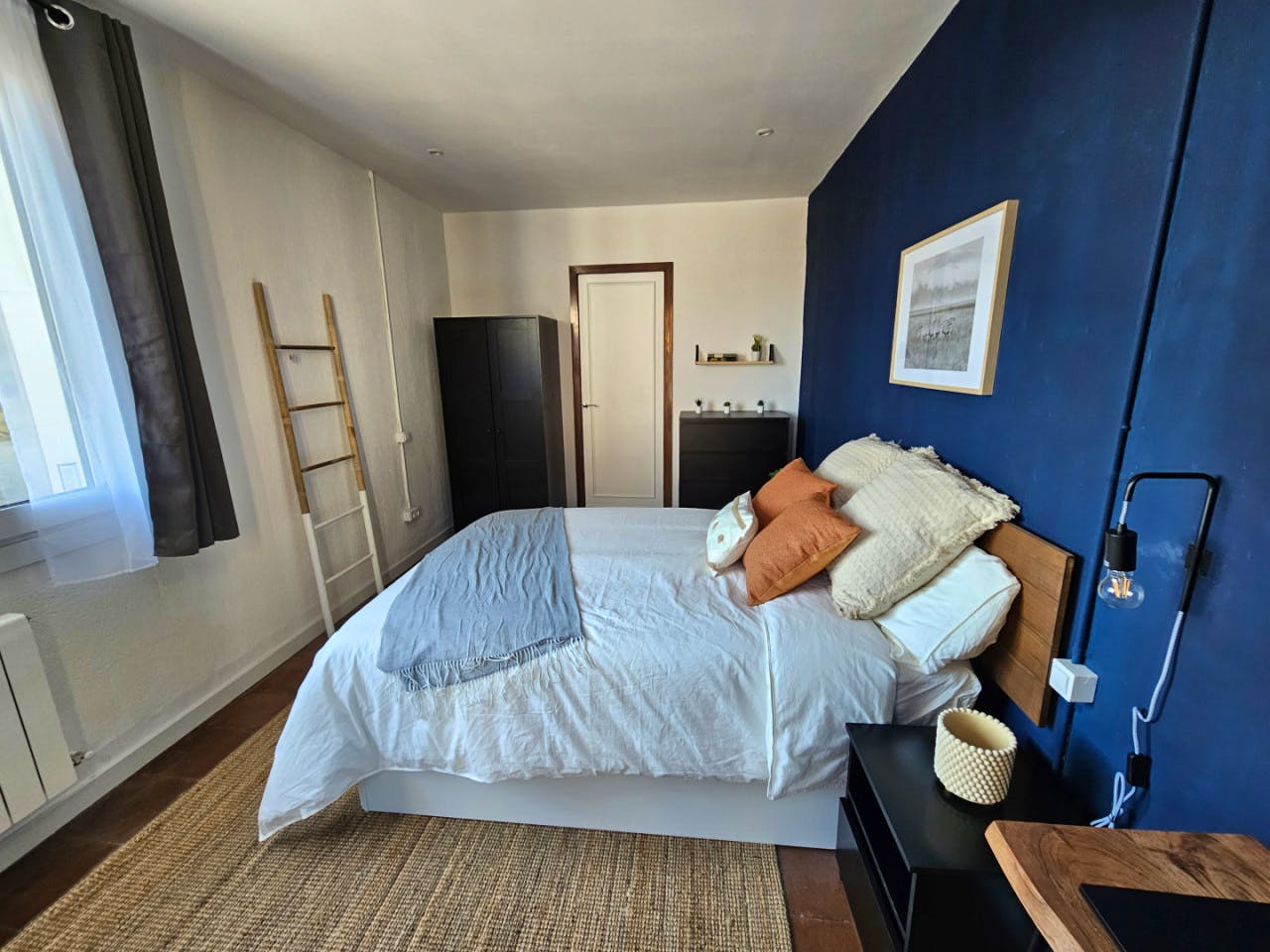  Room 2  -  Stylish Coliving Apartment with Community Vibe in Vibrant L'Eixample  - Gallery -  4
