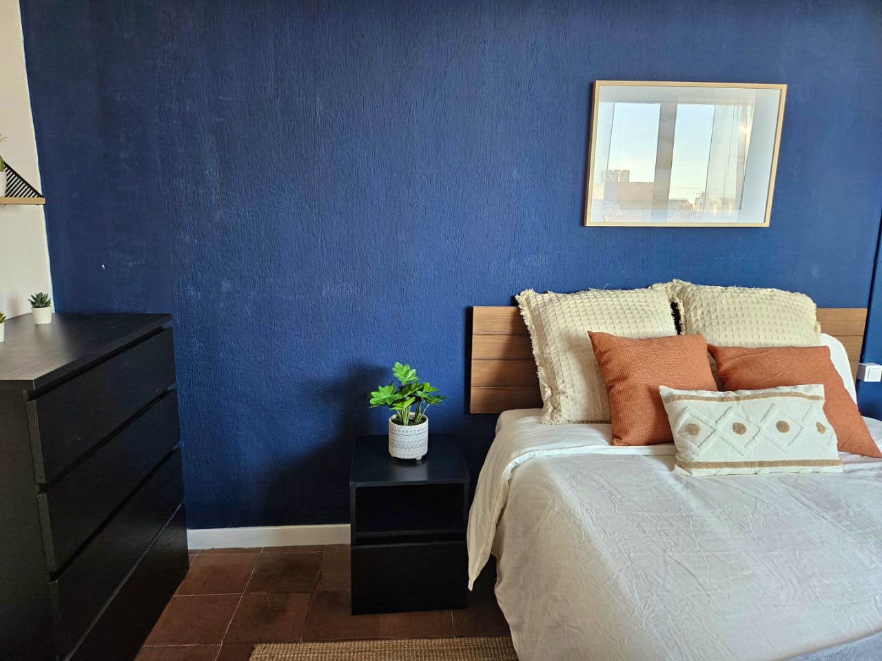  Room 2  -  Stylish Coliving Apartment with Community Vibe in Vibrant L'Eixample  - Gallery -  14