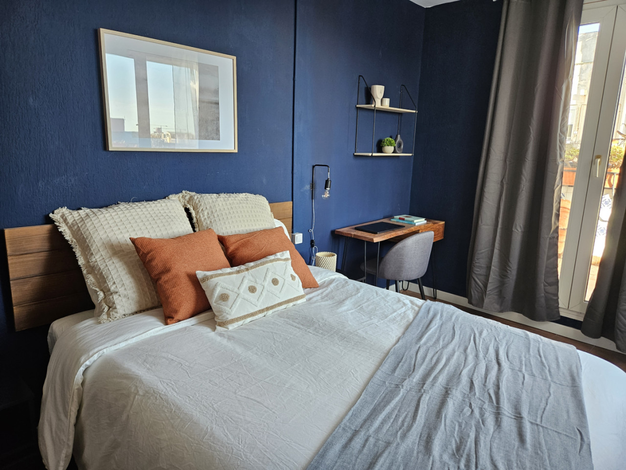  Room 2  -  Stylish Coliving Apartment with Community Vibe in Vibrant L'Eixample  - Gallery -  35