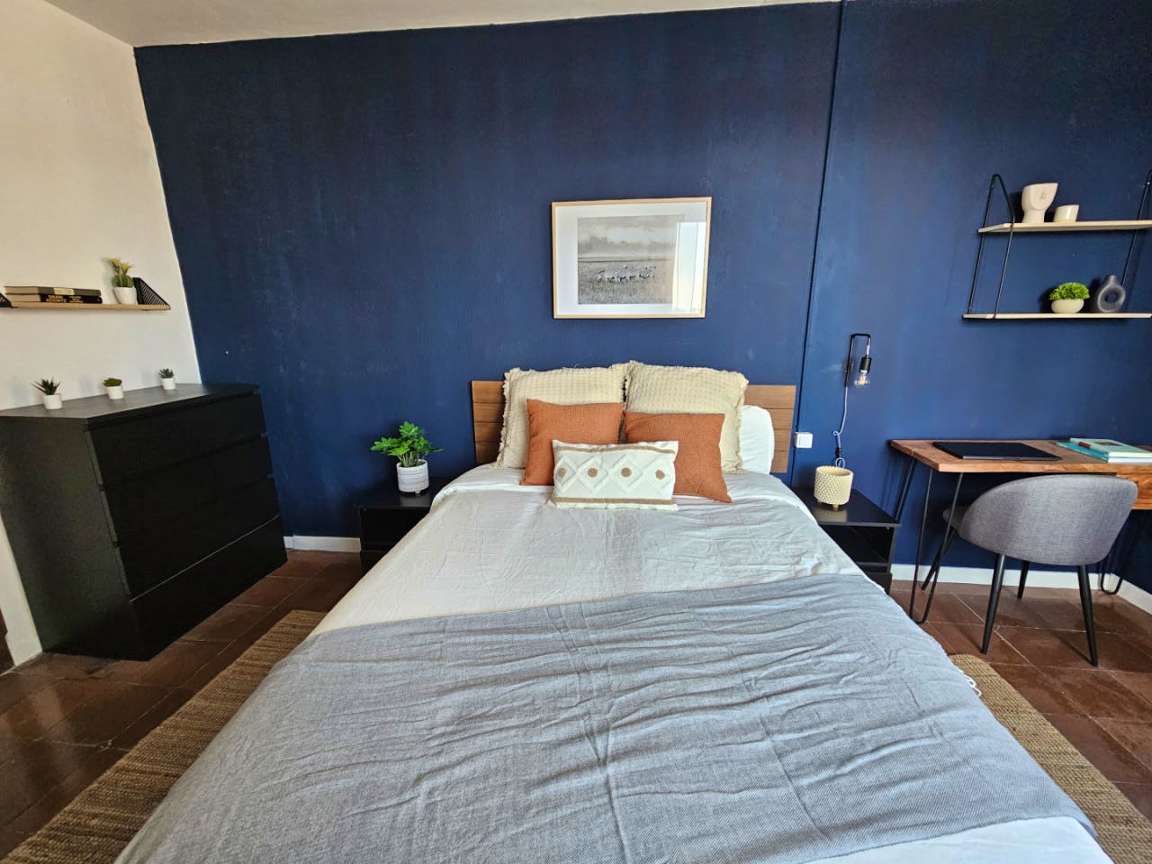  Room 2  -  Stylish Coliving Apartment with Community Vibe in Vibrant L'Eixample  - Gallery -  11