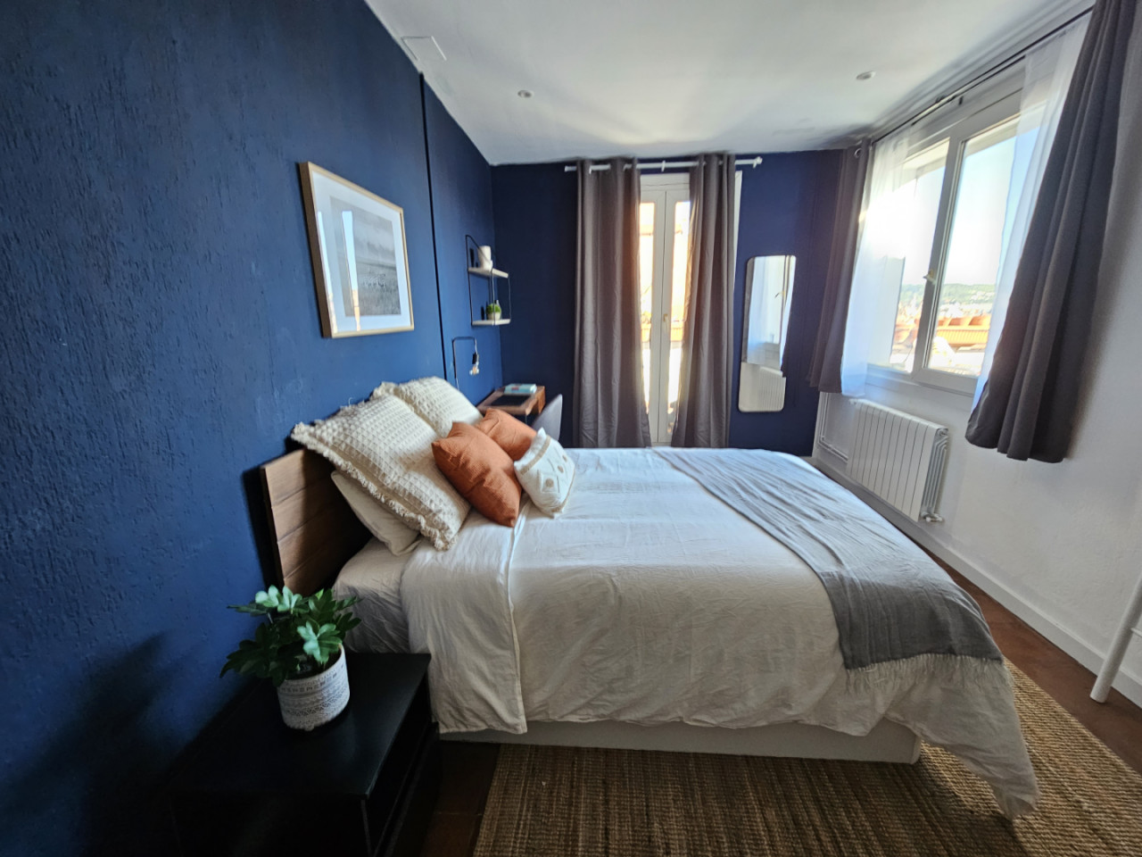  Room 2  -  Stylish Coliving Apartment with Community Vibe in Vibrant L'Eixample  - Gallery -  28