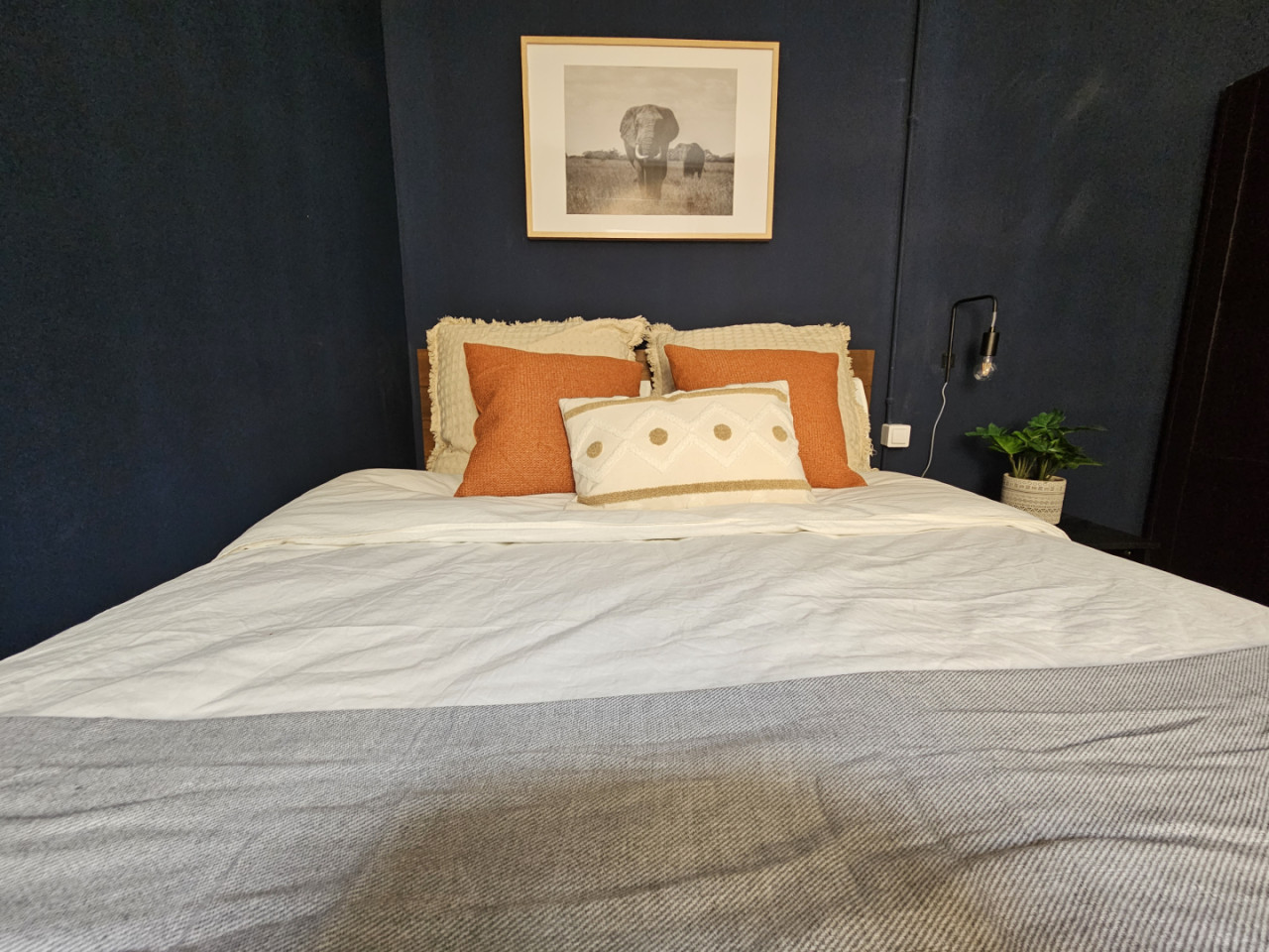  Room 2  -  Stylish Coliving Apartment with Community Vibe in Vibrant L'Eixample  - Gallery -  27