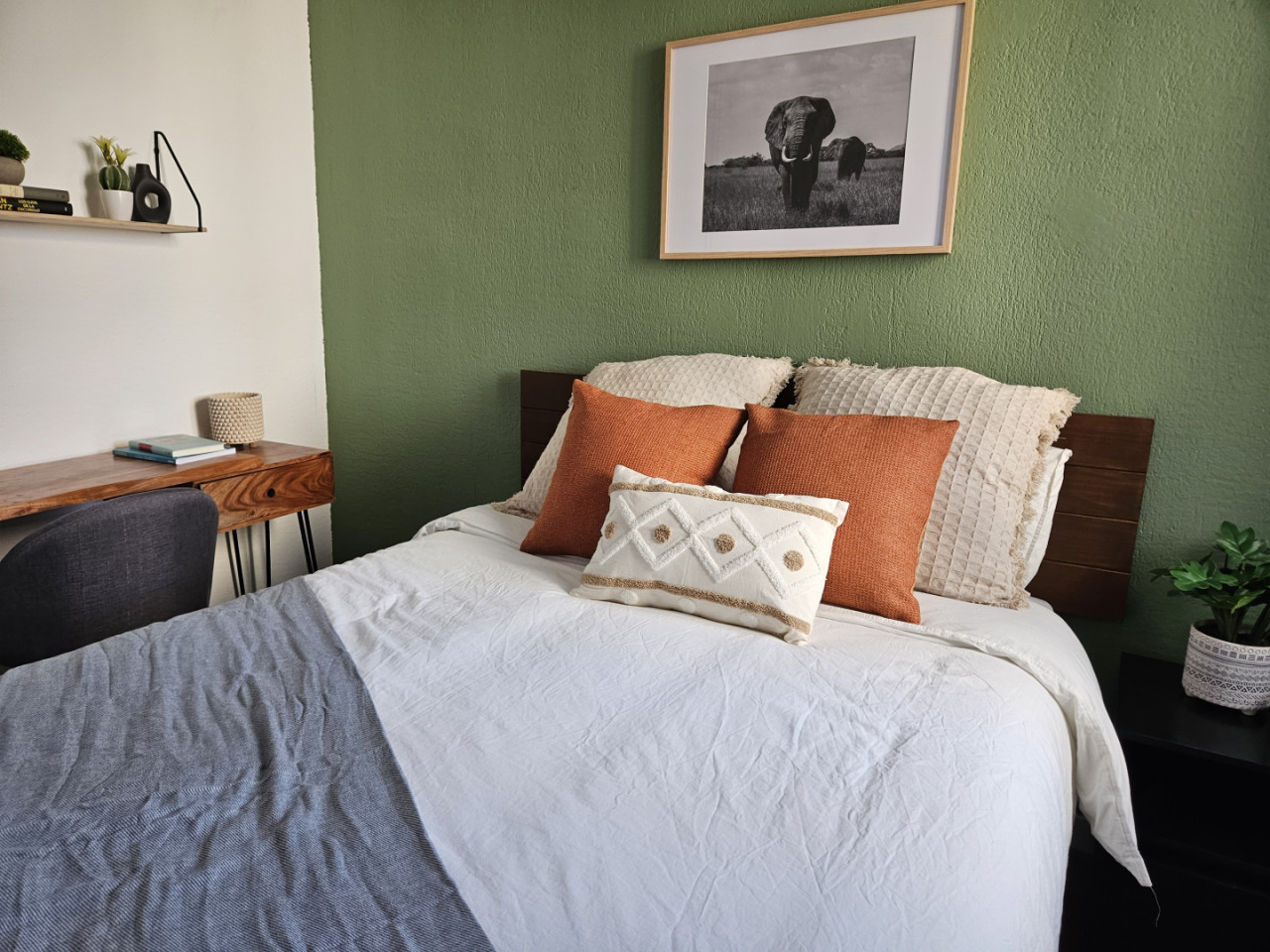  Room 3  -  Stylish Coliving Apartment with Community Vibe in Vibrant L'Eixample  - Gallery -  30