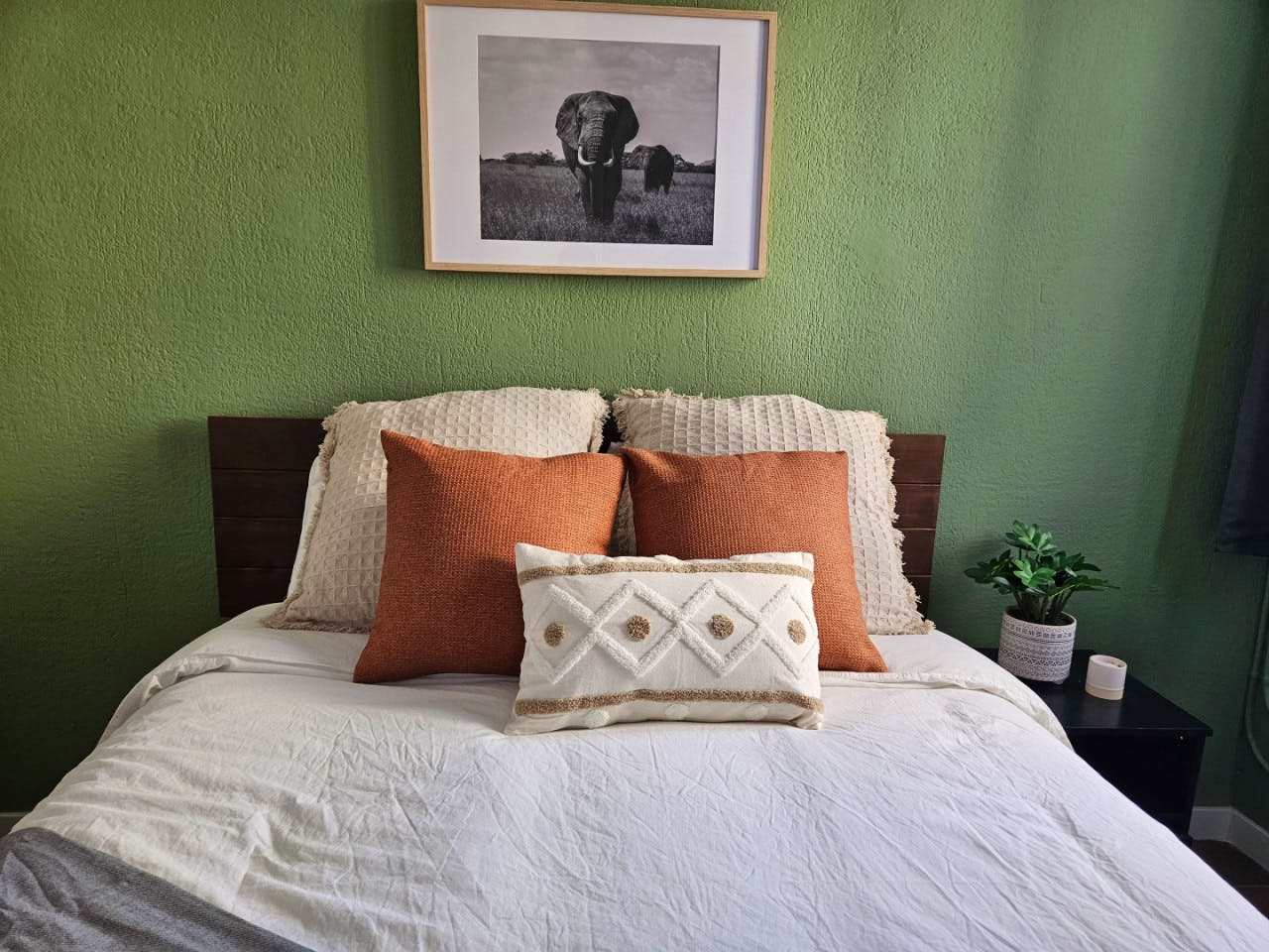  Room 3  -  Stylish Coliving Apartment with Community Vibe in Vibrant L'Eixample  - Gallery -  10