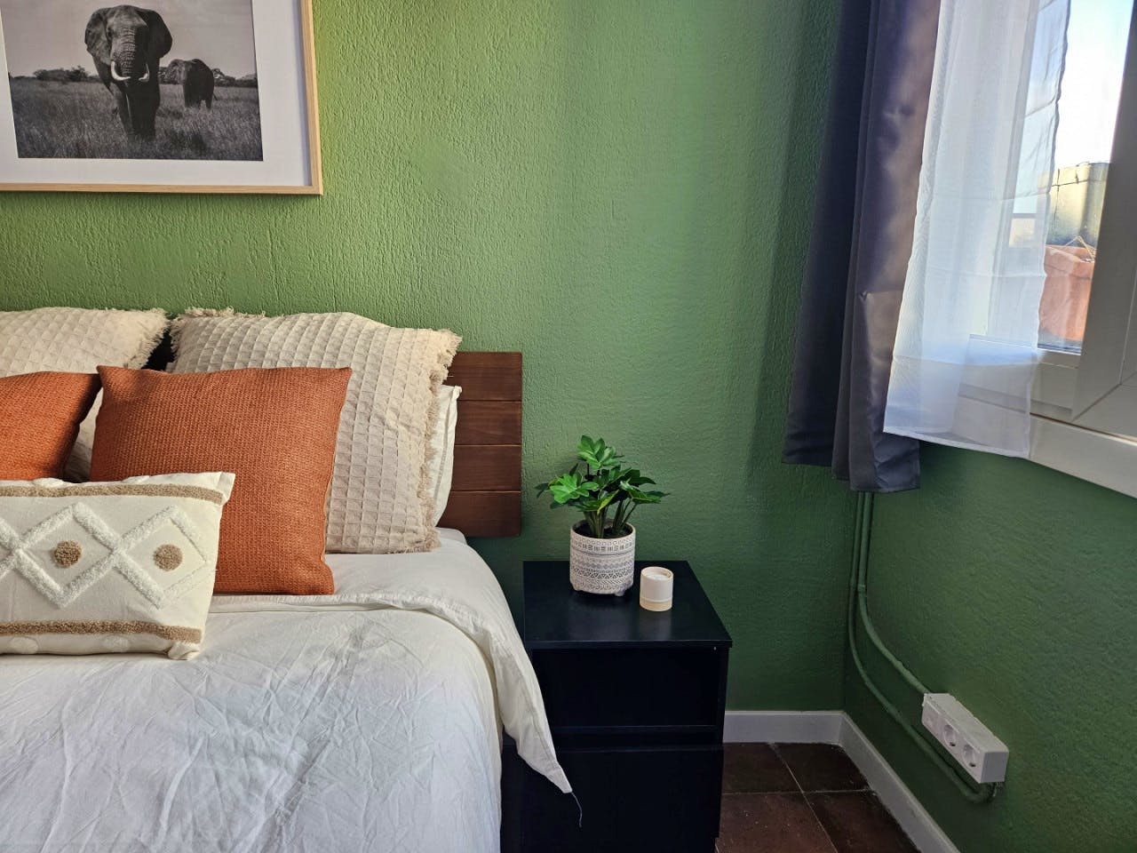  Room 3  -  Stylish Coliving Apartment with Community Vibe in Vibrant L'Eixample  - Gallery -  13
