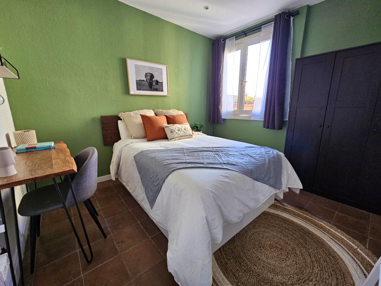  Room 3  -  Stylish Coliving Apartment with Community Vibe in Vibrant L'Eixample  - Gallery -  5