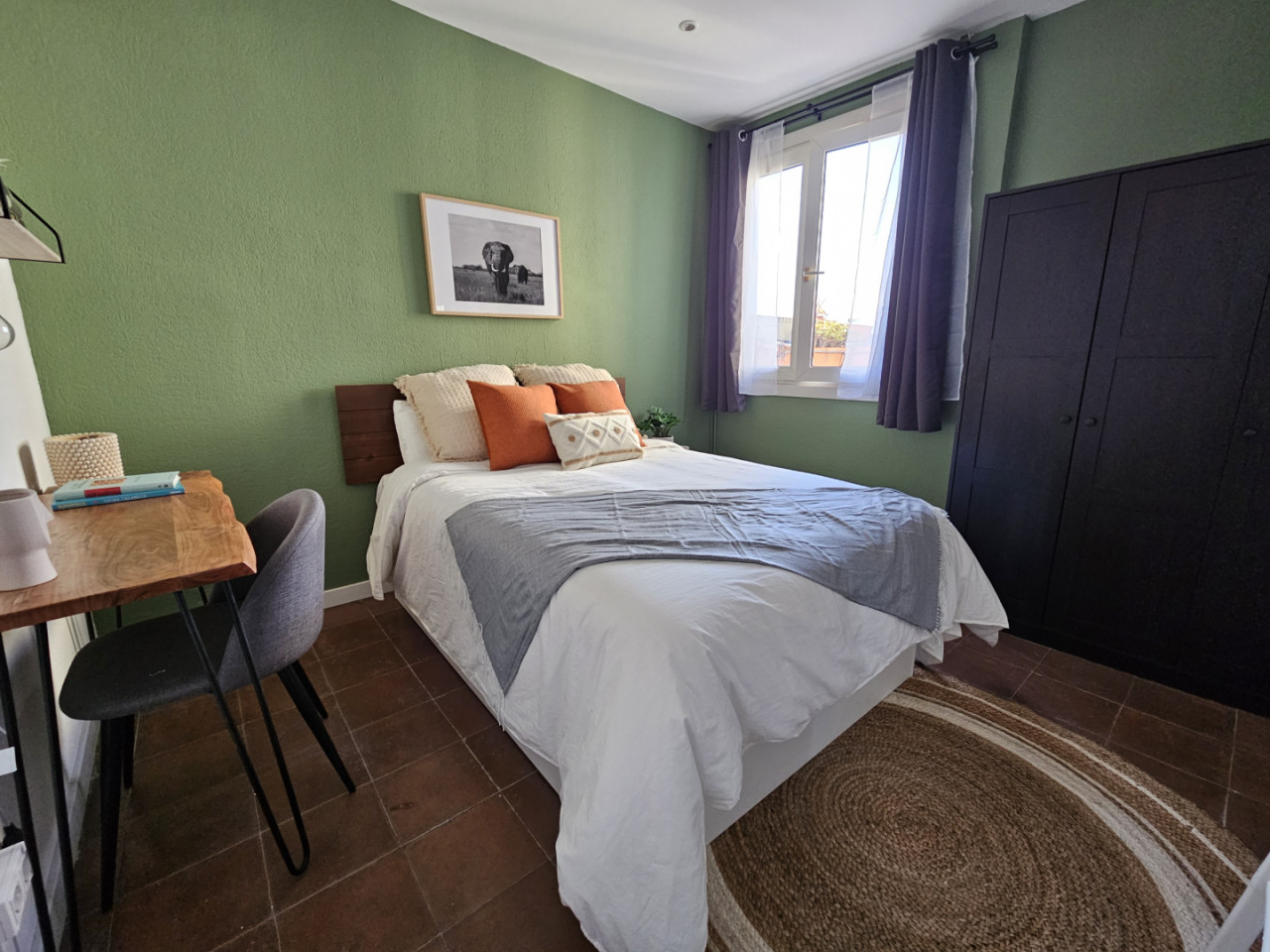  Room 3  -  Stylish Coliving Apartment with Community Vibe in Vibrant L'Eixample  - Gallery -  23