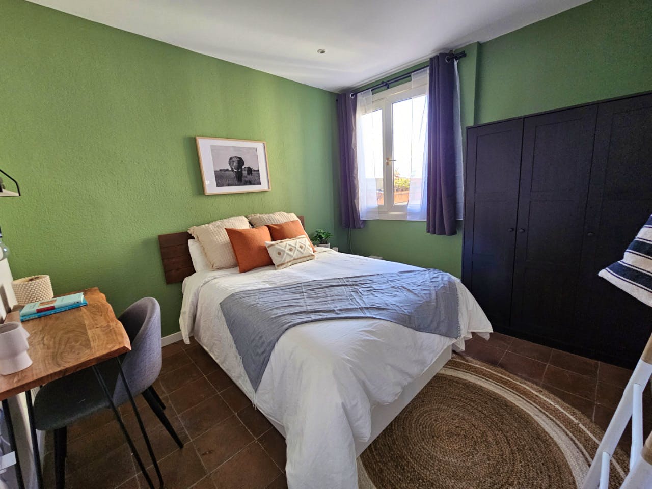  Room 3  -  Stylish Coliving Apartment with Community Vibe in Vibrant L'Eixample  - Gallery -  1
