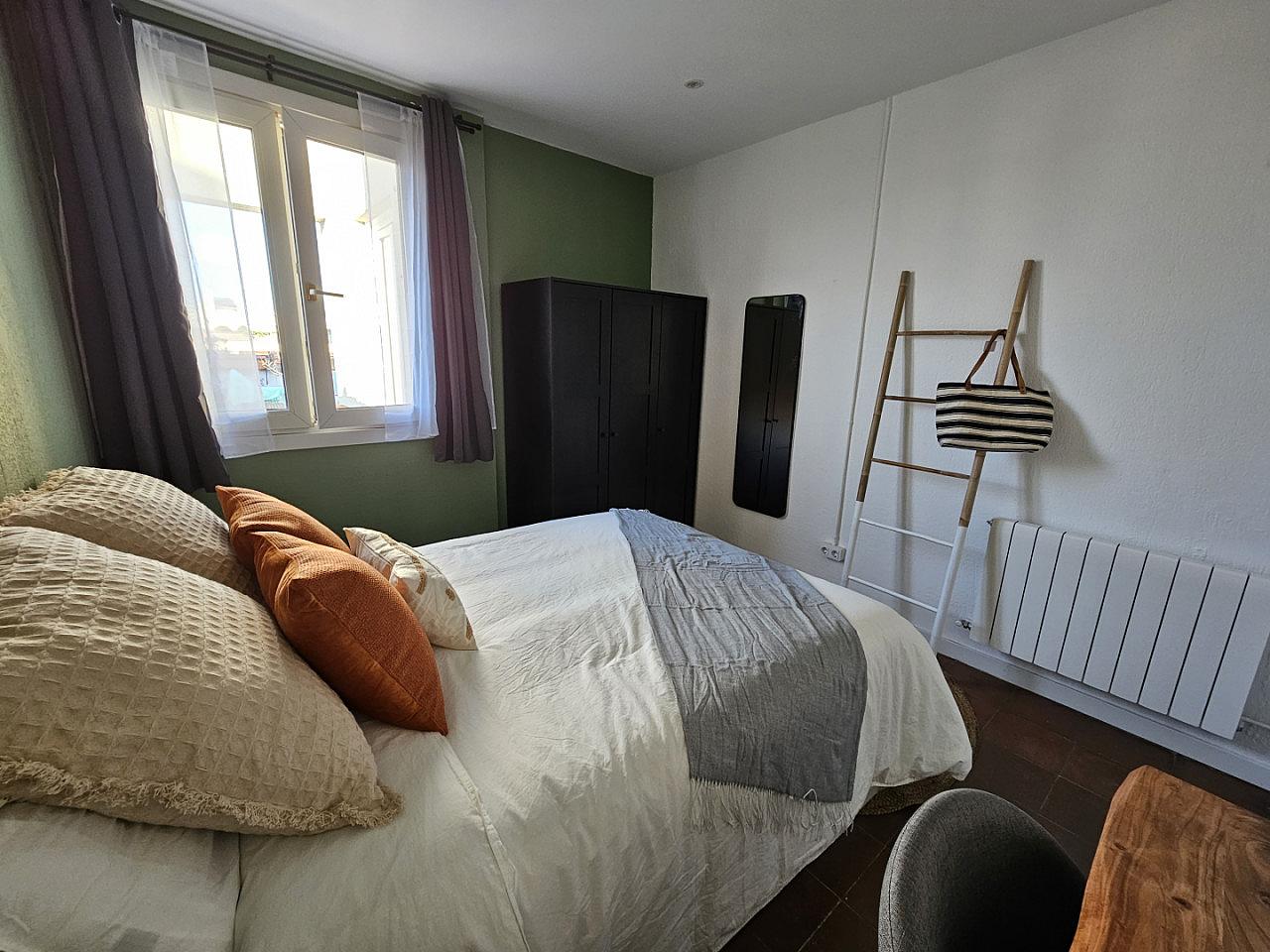  Room 3  -  Stylish Coliving Apartment with Community Vibe in Vibrant L'Eixample  - Gallery -  60