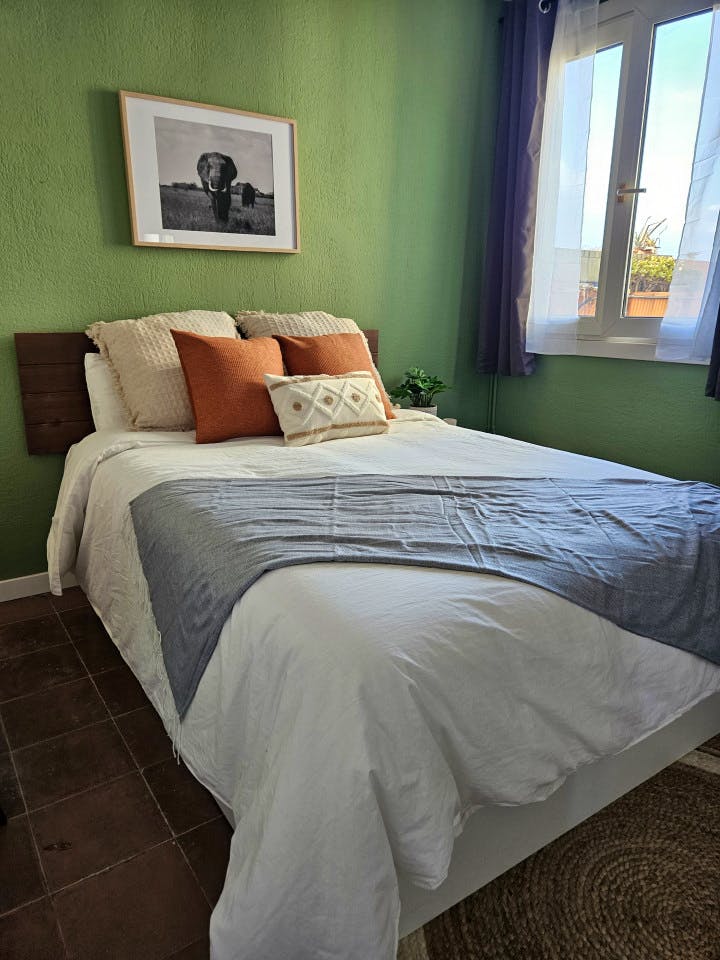  Room 3  -  Stylish Coliving Apartment with Community Vibe in Vibrant L'Eixample  - Gallery -  4