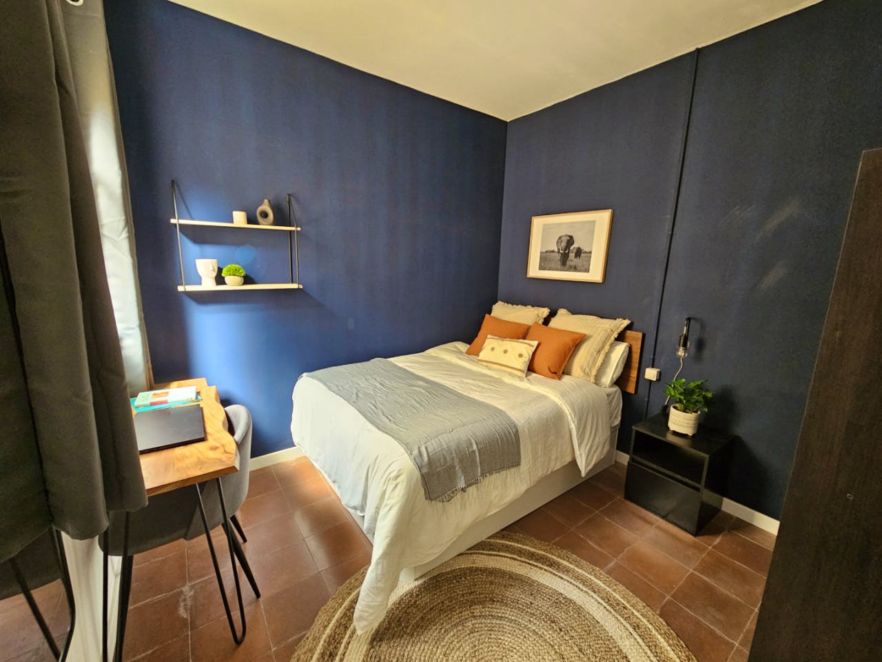  Room 4  -  Stylish Coliving Apartment with Community Vibe in Vibrant L'Eixample  - Gallery -  1