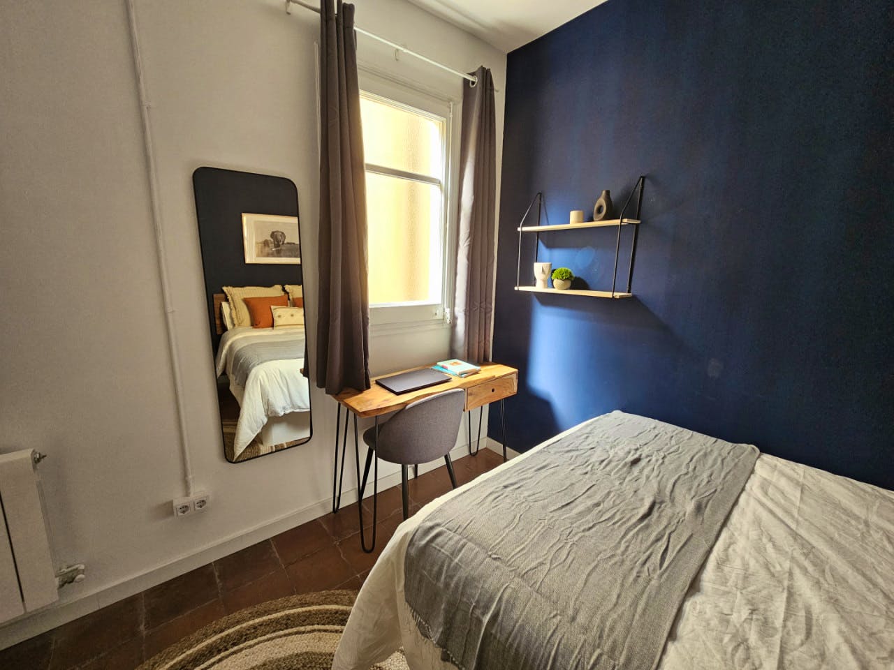  Room 4  -  Stylish Coliving Apartment with Community Vibe in Vibrant L'Eixample  - Gallery -  12
