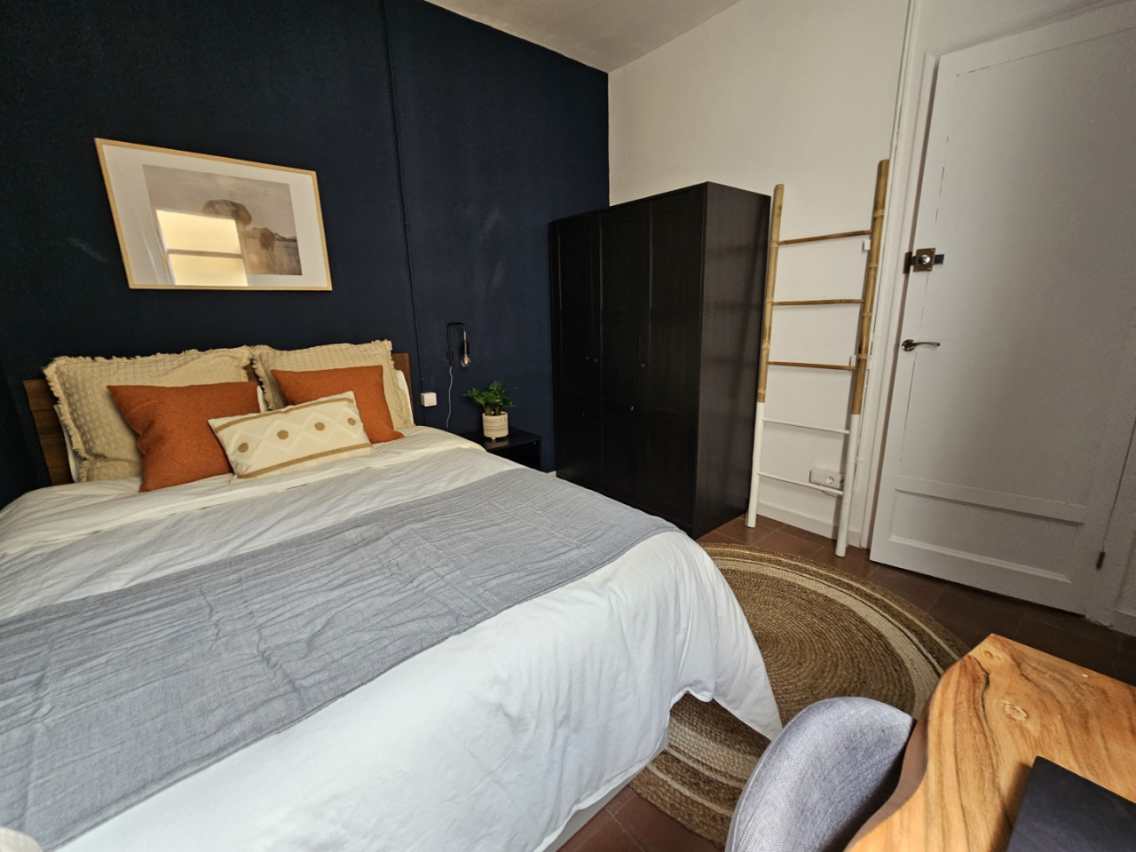  Room 4  -  Stylish Coliving Apartment with Community Vibe in Vibrant L'Eixample  - Gallery -  25