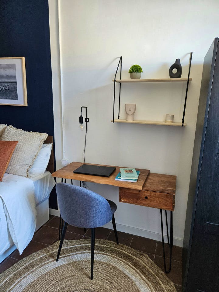  Room 4  -  Stylish Coliving Apartment with Community Vibe in Vibrant L'Eixample  - Gallery -  2