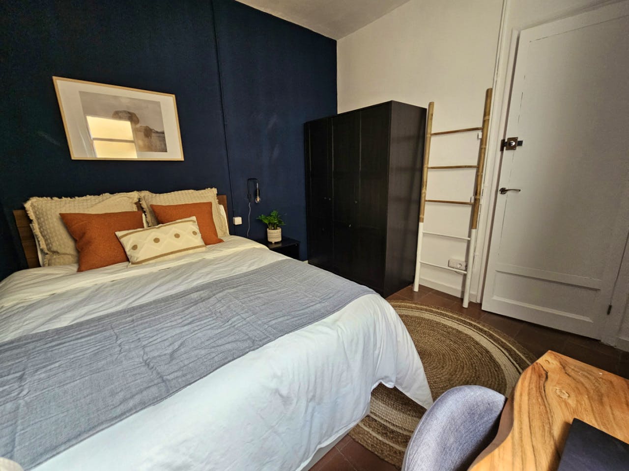  Room 4  -  Stylish Coliving Apartment with Community Vibe in Vibrant L'Eixample  - Gallery -  10