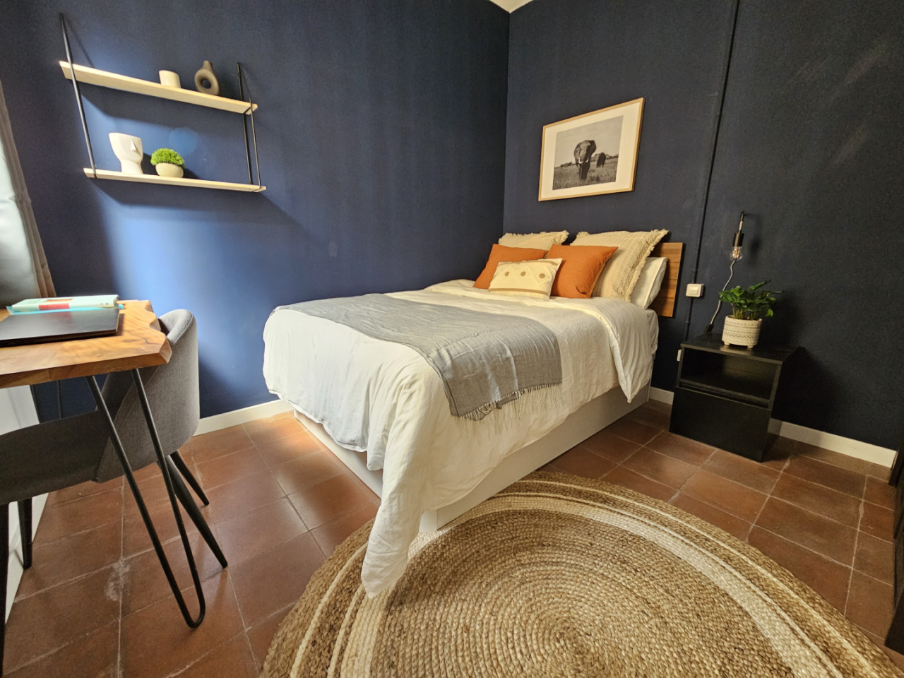  Room 4  -  Stylish Coliving Apartment with Community Vibe in Vibrant L'Eixample  - Gallery -  21