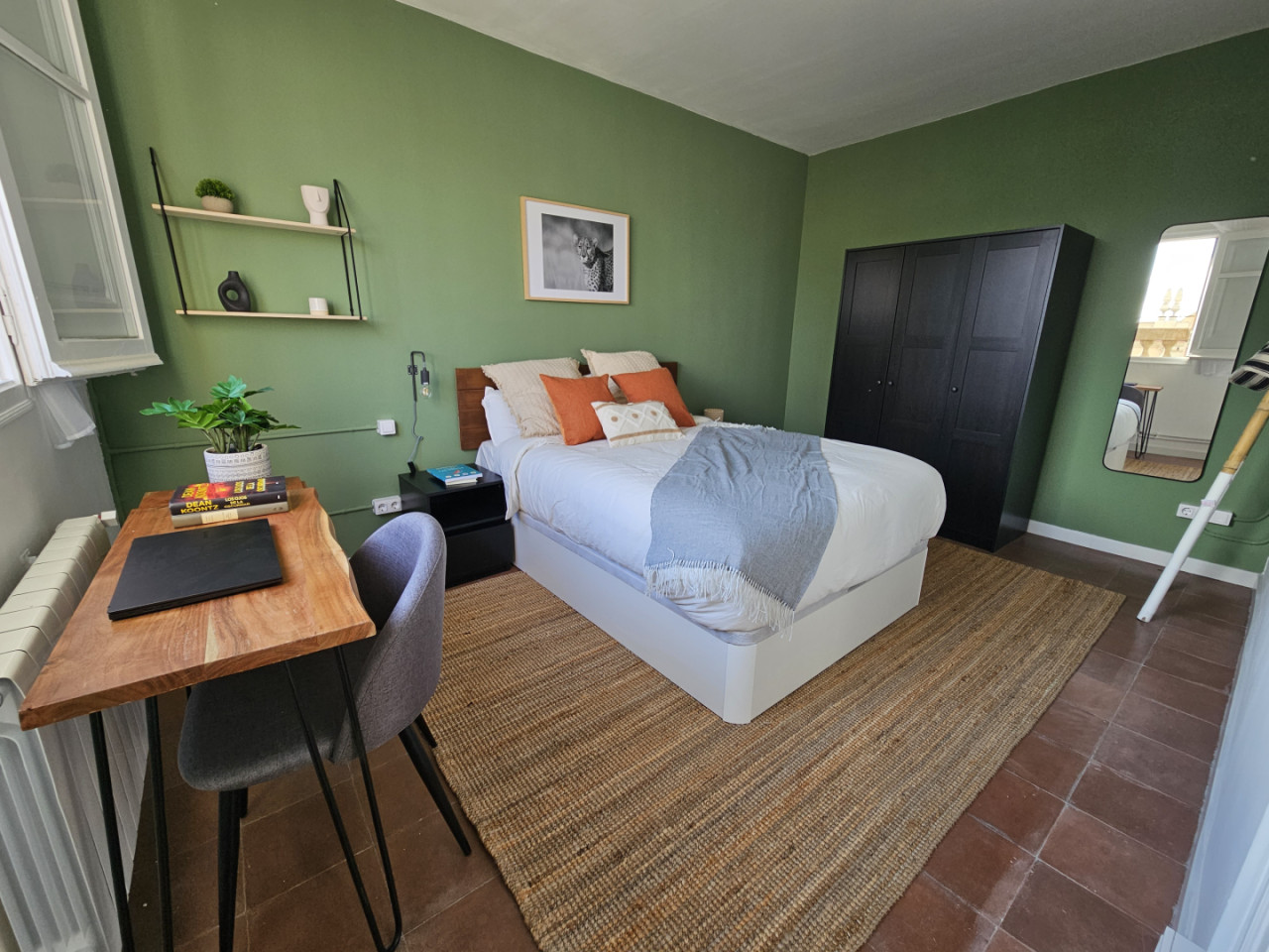  Room 5  -  Stylish Coliving Apartment with Community Vibe in Vibrant L'Eixample  - Gallery -  25
