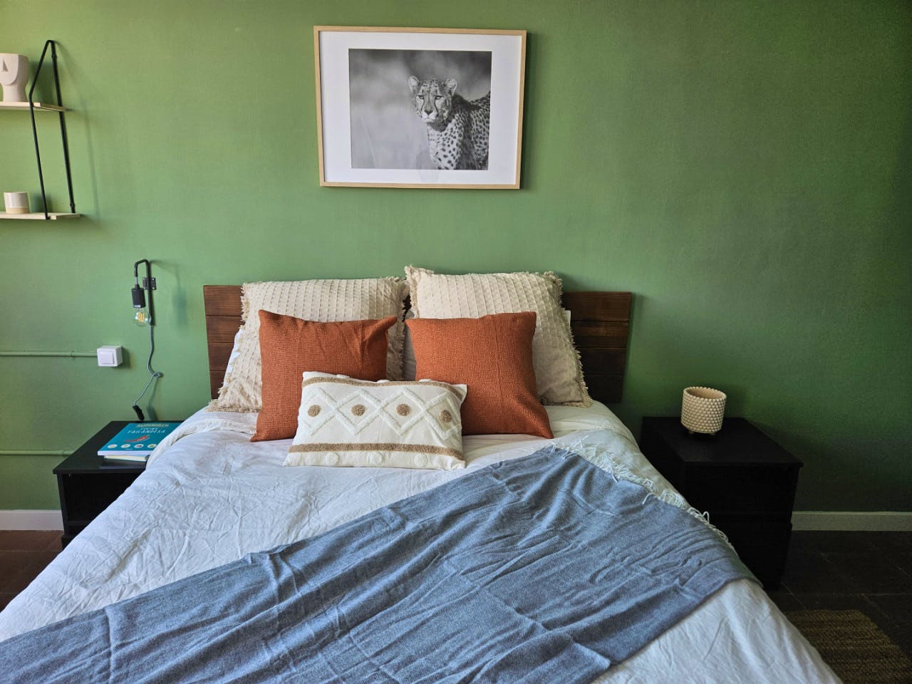  Room 5  -  Stylish Coliving Apartment with Community Vibe in Vibrant L'Eixample  - Gallery -  9