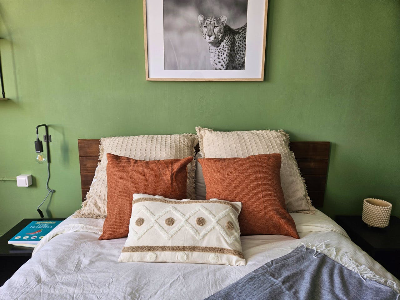  Room 5  -  Stylish Coliving Apartment with Community Vibe in Vibrant L'Eixample  - Gallery -  7