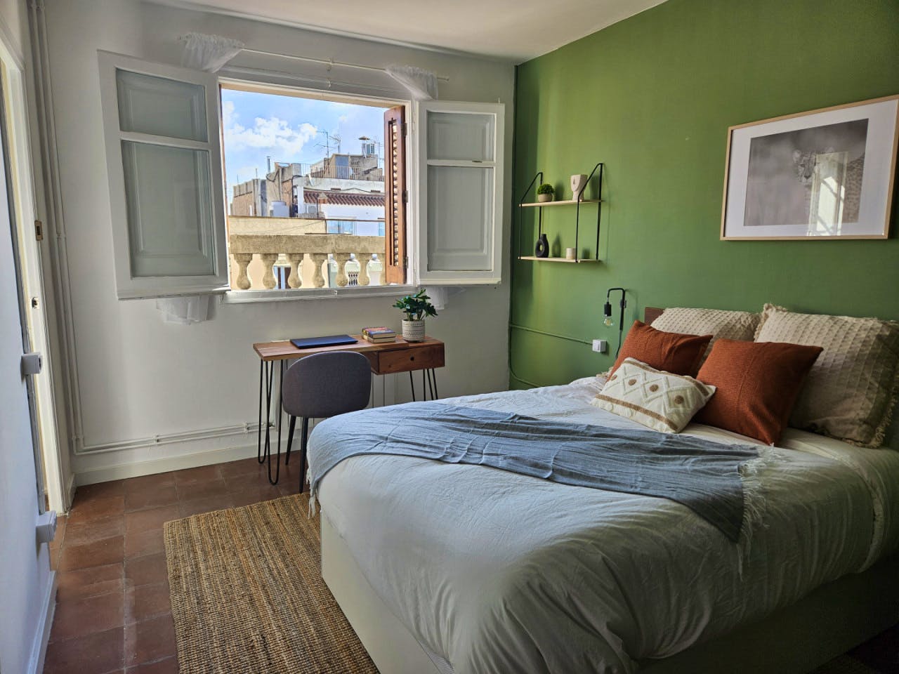  Room 5  -  Stylish Coliving Apartment with Community Vibe in Vibrant L'Eixample  - Gallery -  8