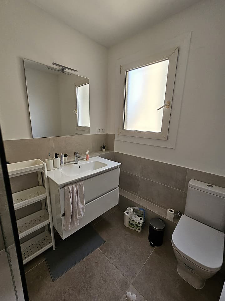  Room 5  -  Stylish Coliving Apartment with Community Vibe in Vibrant L'Eixample  - Gallery -  60