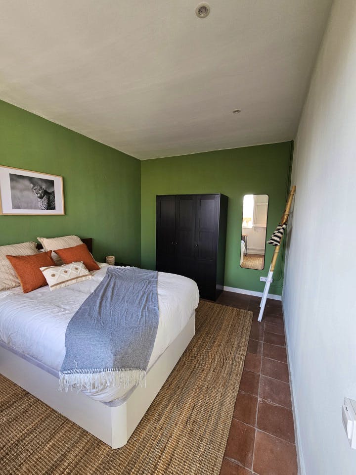  Room 5  -  Stylish Coliving Apartment with Community Vibe in Vibrant L'Eixample  - Gallery -  11
