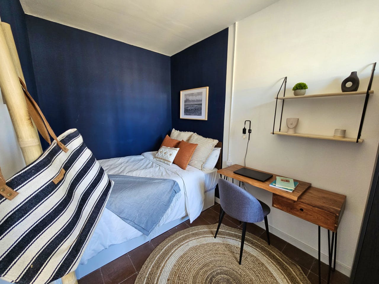  Room 6  -  Stylish Coliving Apartment with Community Vibe in Vibrant L'Eixample  - Gallery -  3