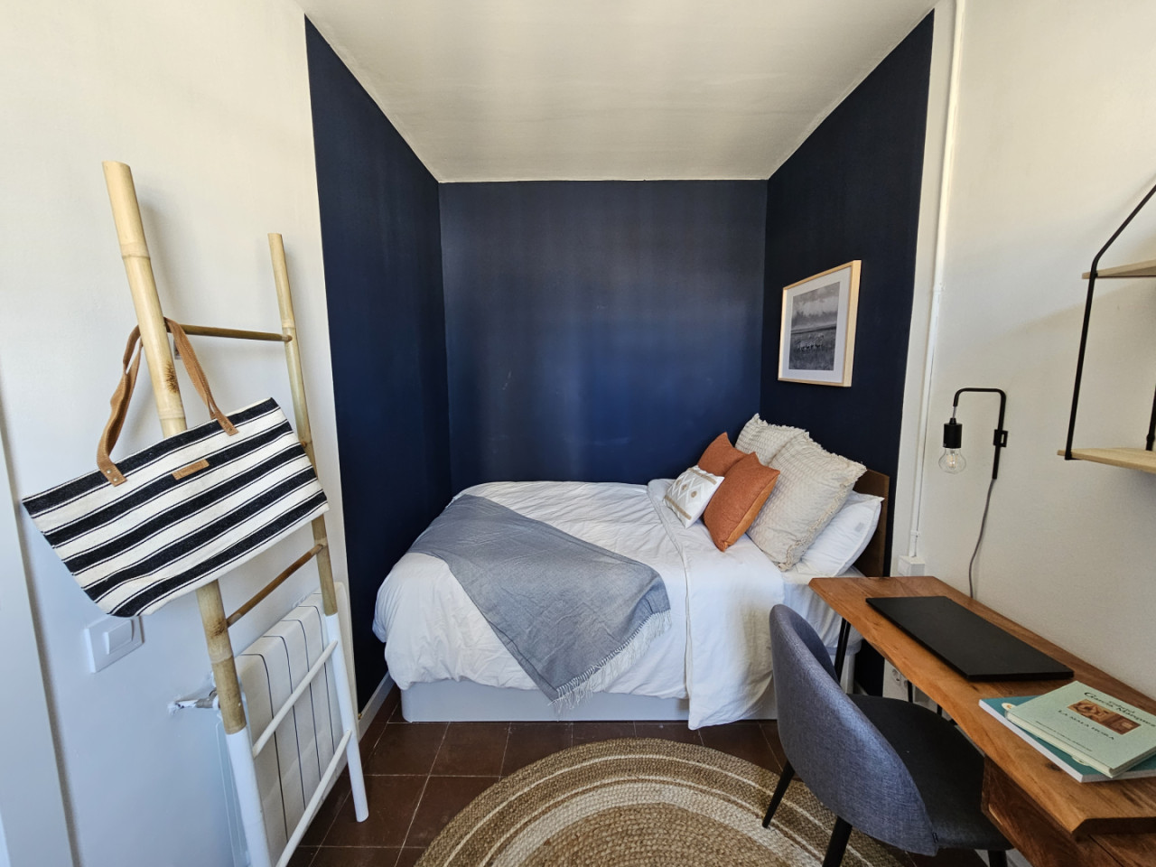  Room 6  -  Stylish Coliving Apartment with Community Vibe in Vibrant L'Eixample  - Gallery -  12