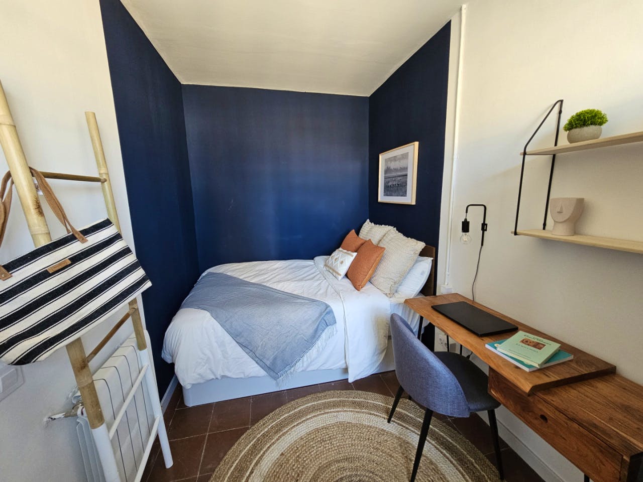  Room 6  -  Stylish Coliving Apartment with Community Vibe in Vibrant L'Eixample  - Gallery -  6