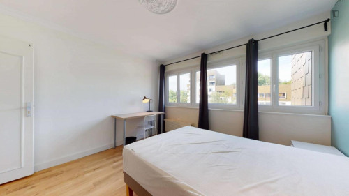 Cute double bedroom close to  Université Paris-Est Marne