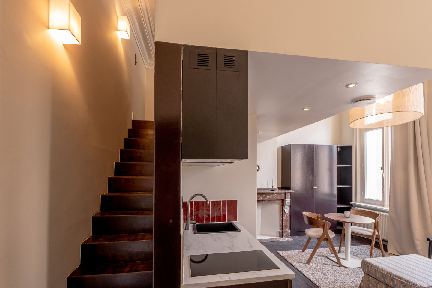 Studio 7 - 19