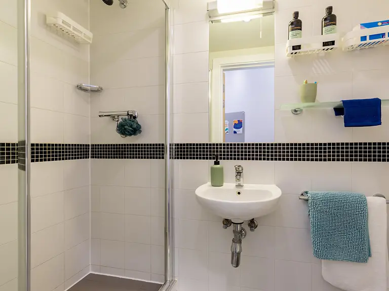 Standard En Suite - Depot Point - Gallery - 6