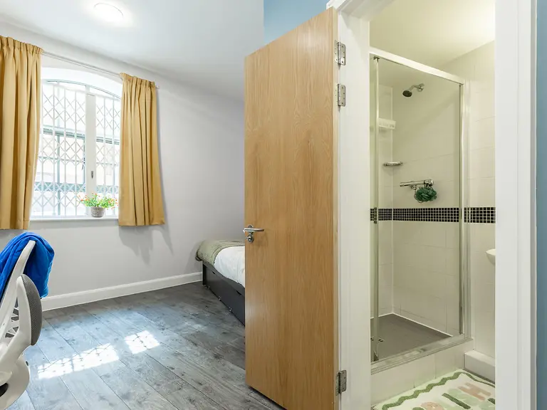  Standard En Suite  -  Depot Point  - Gallery -  5