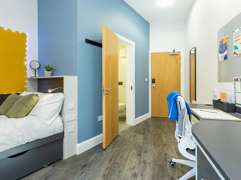 Standard En Suite - Depot Point - Gallery - 1