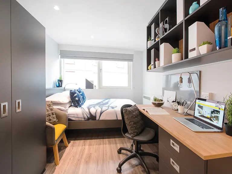 Standard Room - 2 Bed Flat - Therese House - Gallery - 1