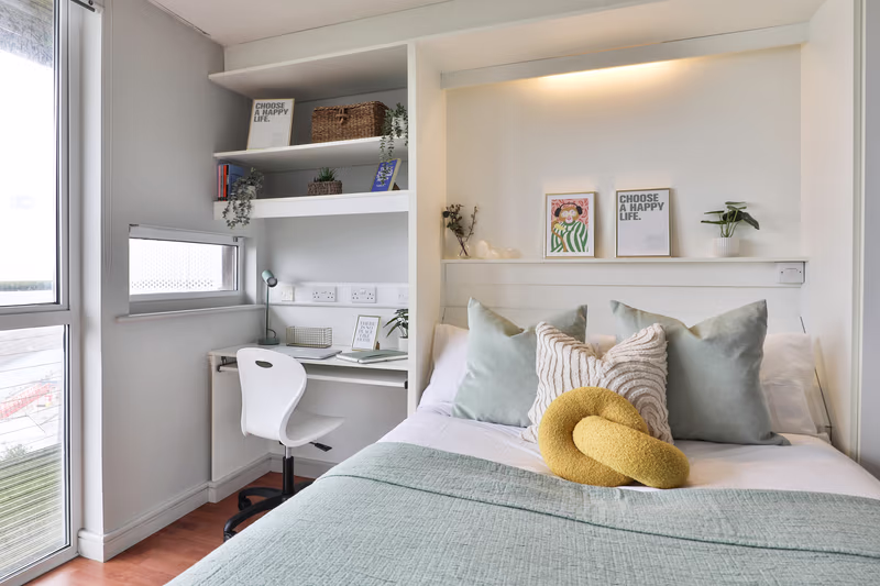  Classic 1 Bed Apartment  -  Maritime Studios  - Gallery -  4