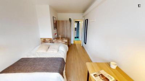 Modern Double-Bedroom in Nanterre