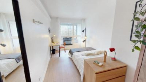 Modern Double-Bedroom in Nanterre