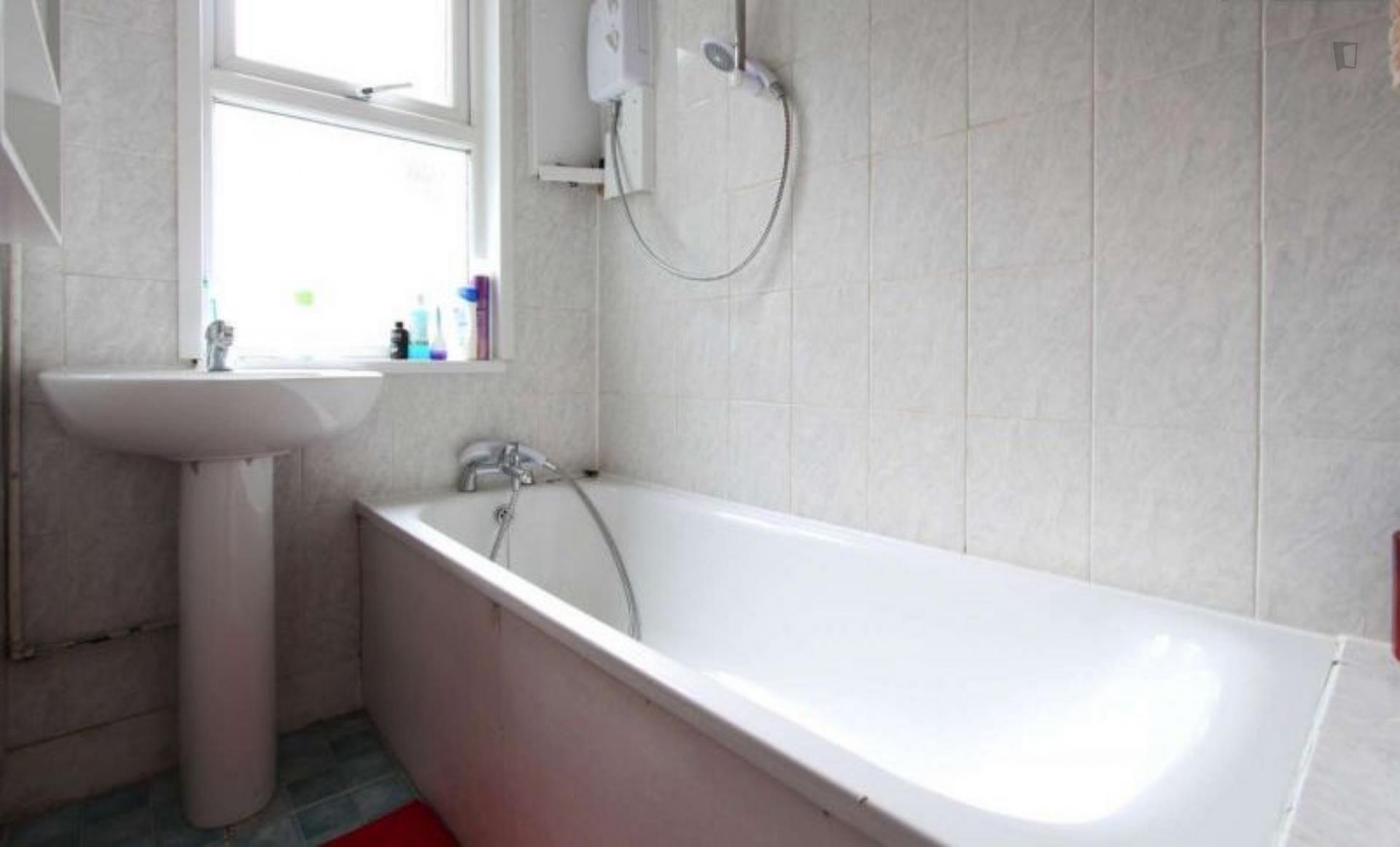 Snug single bedroom in residential Harringay