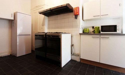 Snug single bedroom in residential Harringay  - Gallery -  4