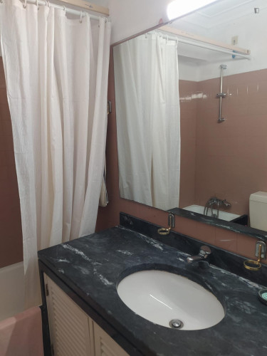 Lovely bedroom in Torres Vedras