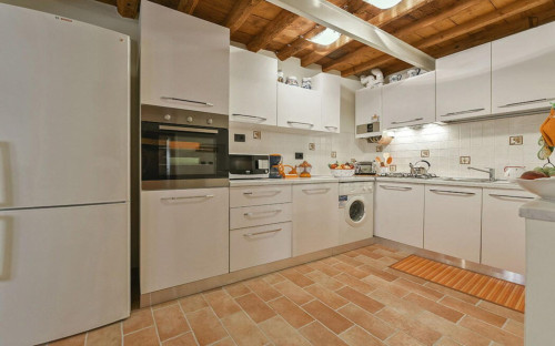 Appealing 3-bedroom apartment in San Frediano - Gallery - 16