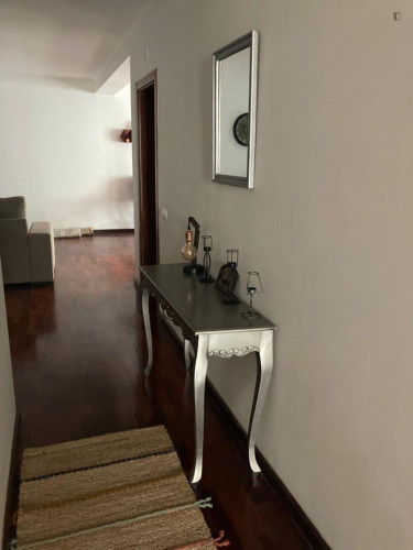 Lovely Double Bedroom in a 3-Bedroom Flat