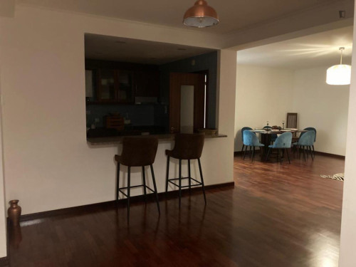 Lovely Double Bedroom in a 3-Bedroom Flat