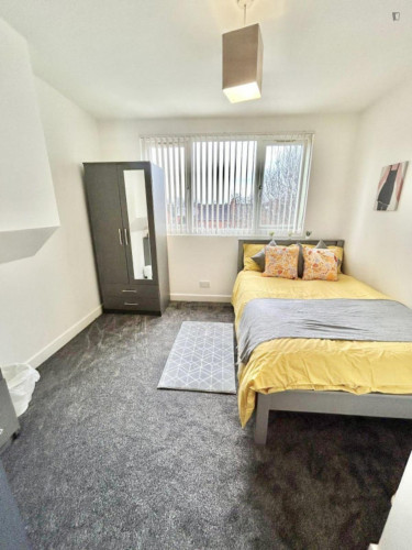 Welcoming double bedroom near the University of Coventry