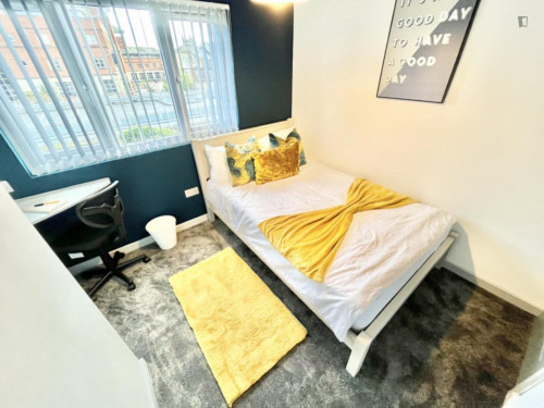 Admirable double bedroom in Stoke-on-Trent