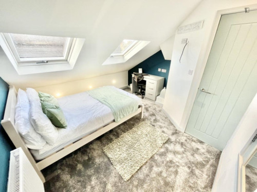 Admirable double bedroom in Stoke-on-Trent