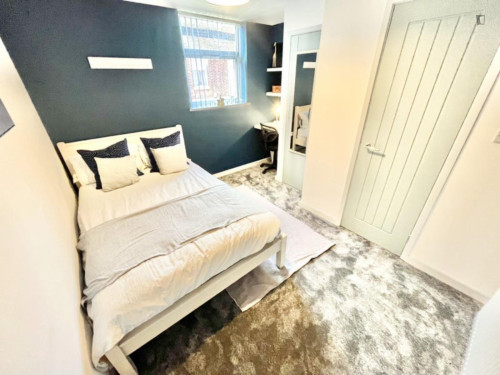 Wonderful double bedroom near the University of Staffordshire