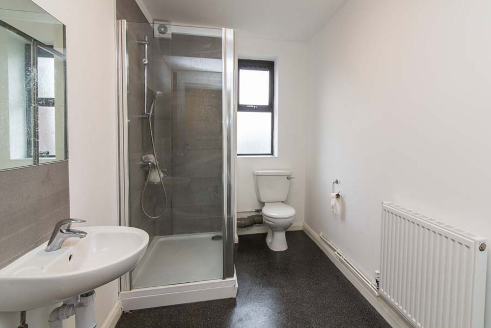  Classic Non-En Suite  -  Hockley Point  - Gallery -  4
